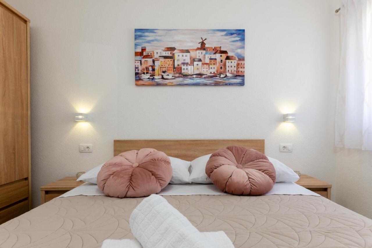 Apartment Vuletin Kaštela Esterno foto