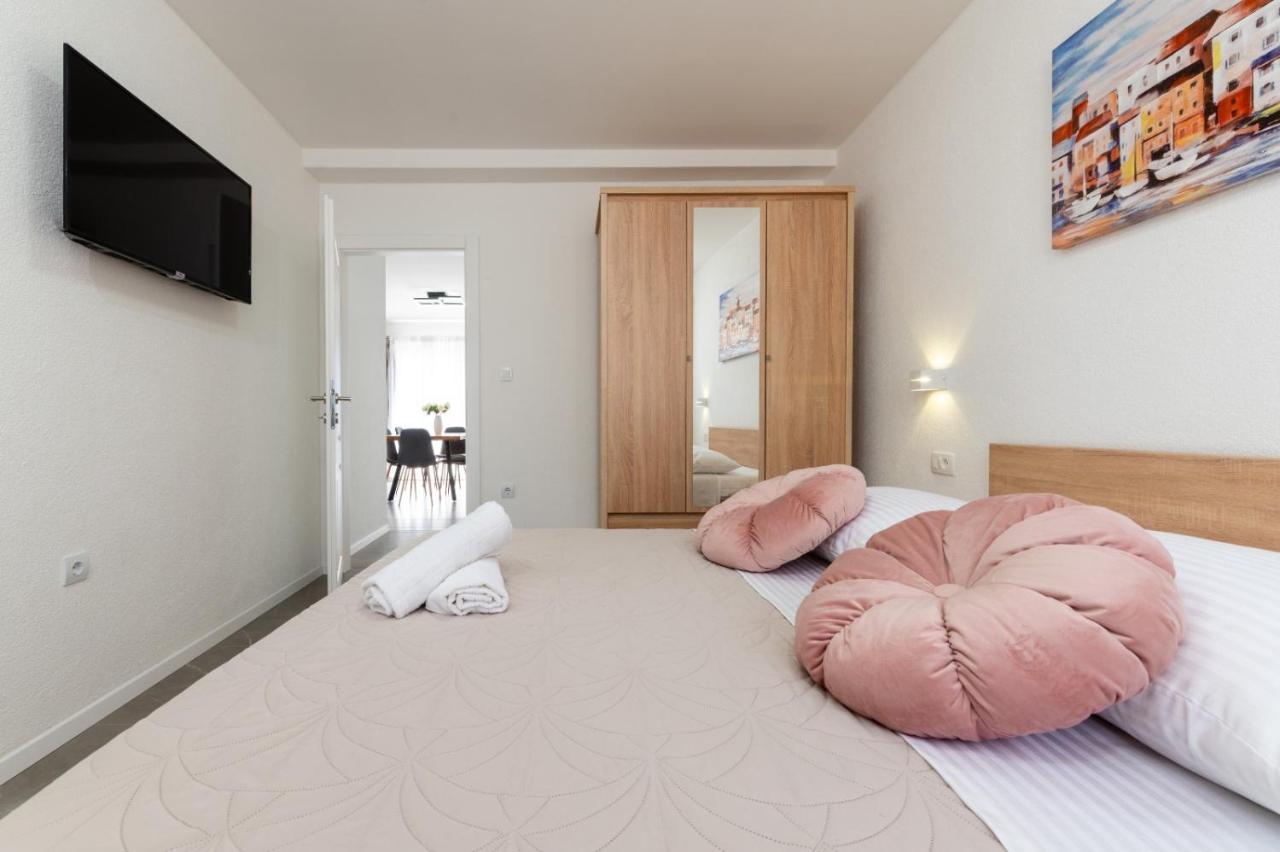 Apartment Vuletin Kaštela Esterno foto