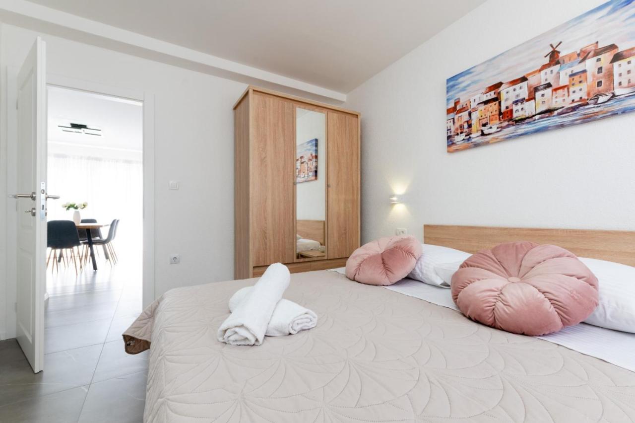 Apartment Vuletin Kaštela Esterno foto