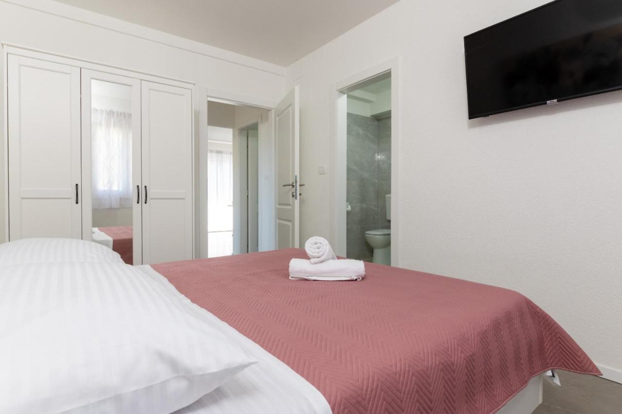 Apartment Vuletin Kaštela Esterno foto