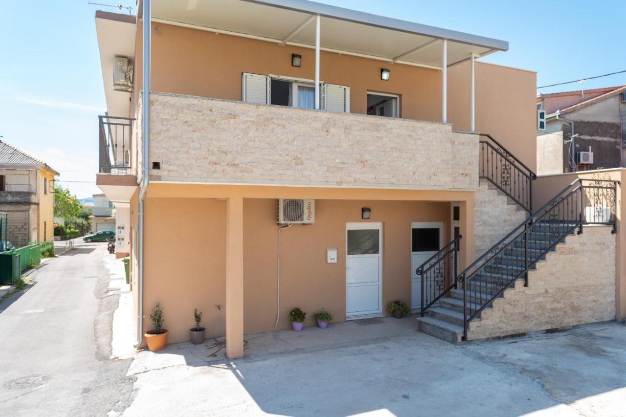 Apartment Vuletin Kaštela Esterno foto