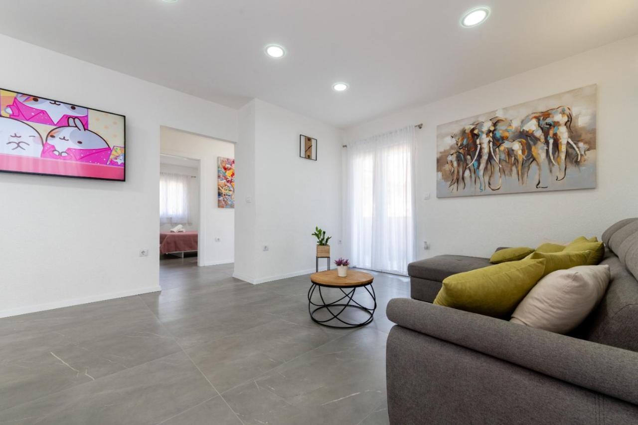 Apartment Vuletin Kaštela Esterno foto