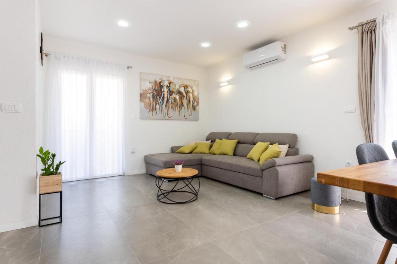Apartment Vuletin Kaštela Esterno foto