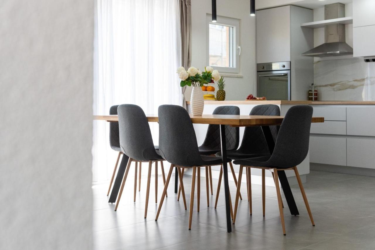 Apartment Vuletin Kaštela Esterno foto