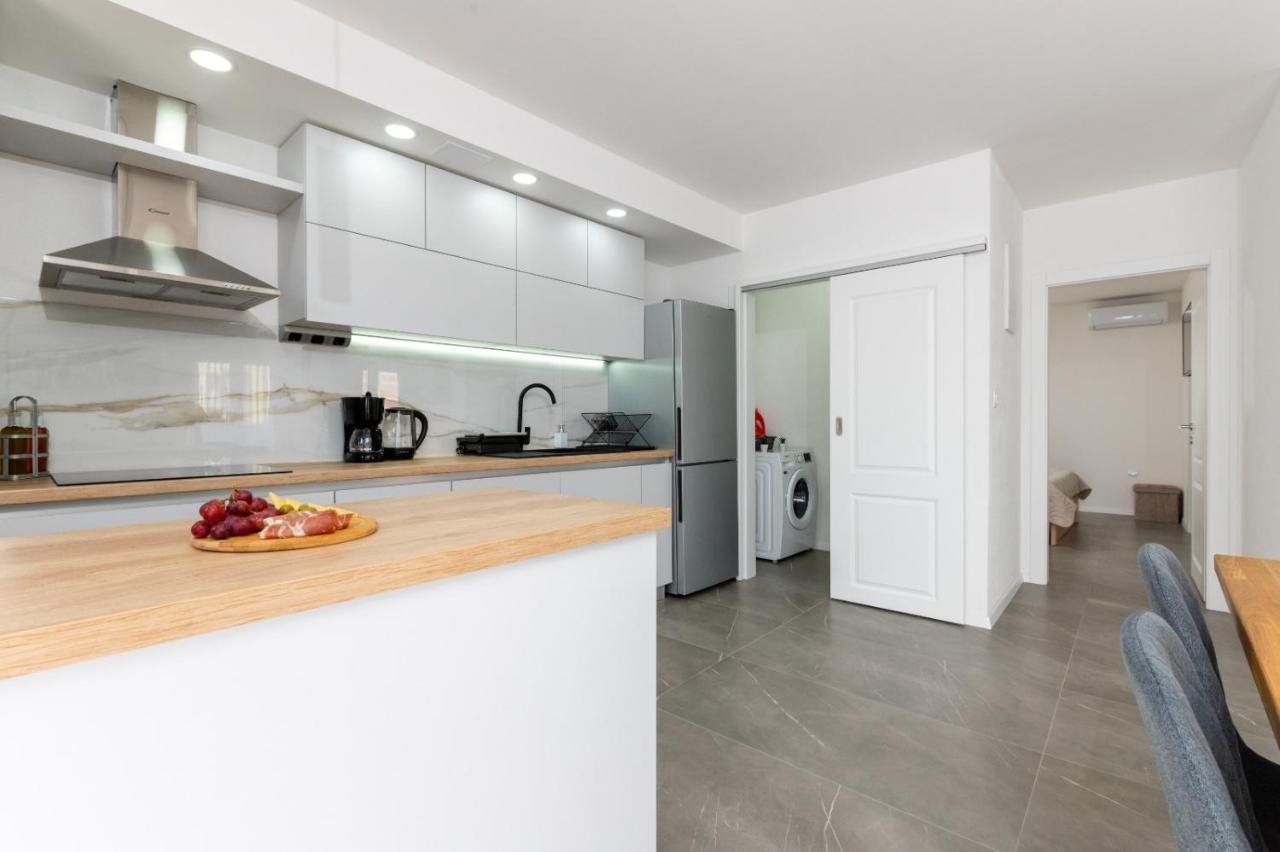 Apartment Vuletin Kaštela Esterno foto