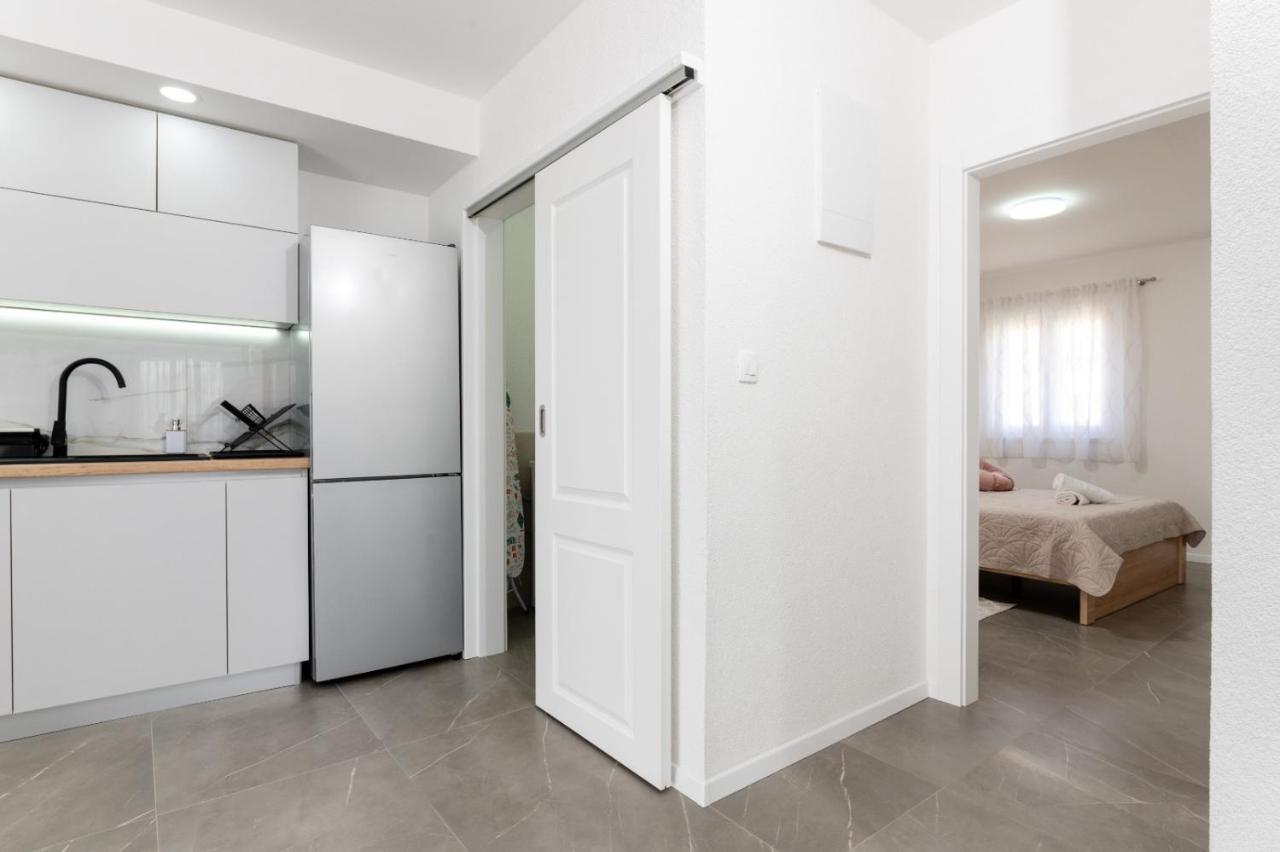 Apartment Vuletin Kaštela Esterno foto
