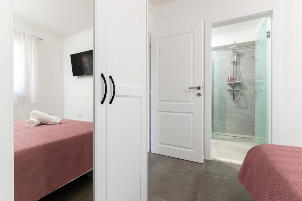 Apartment Vuletin Kaštela Esterno foto