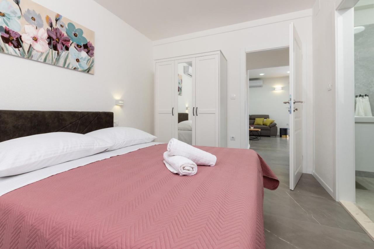 Apartment Vuletin Kaštela Esterno foto