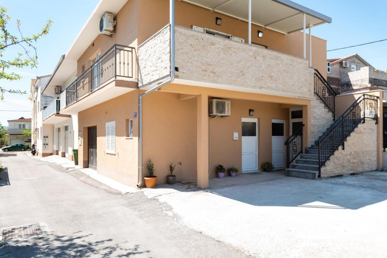Apartment Vuletin Kaštela Esterno foto
