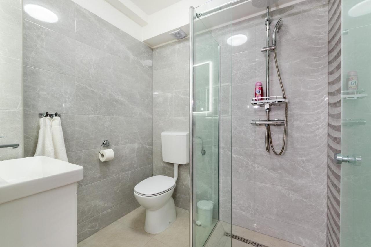 Apartment Vuletin Kaštela Esterno foto